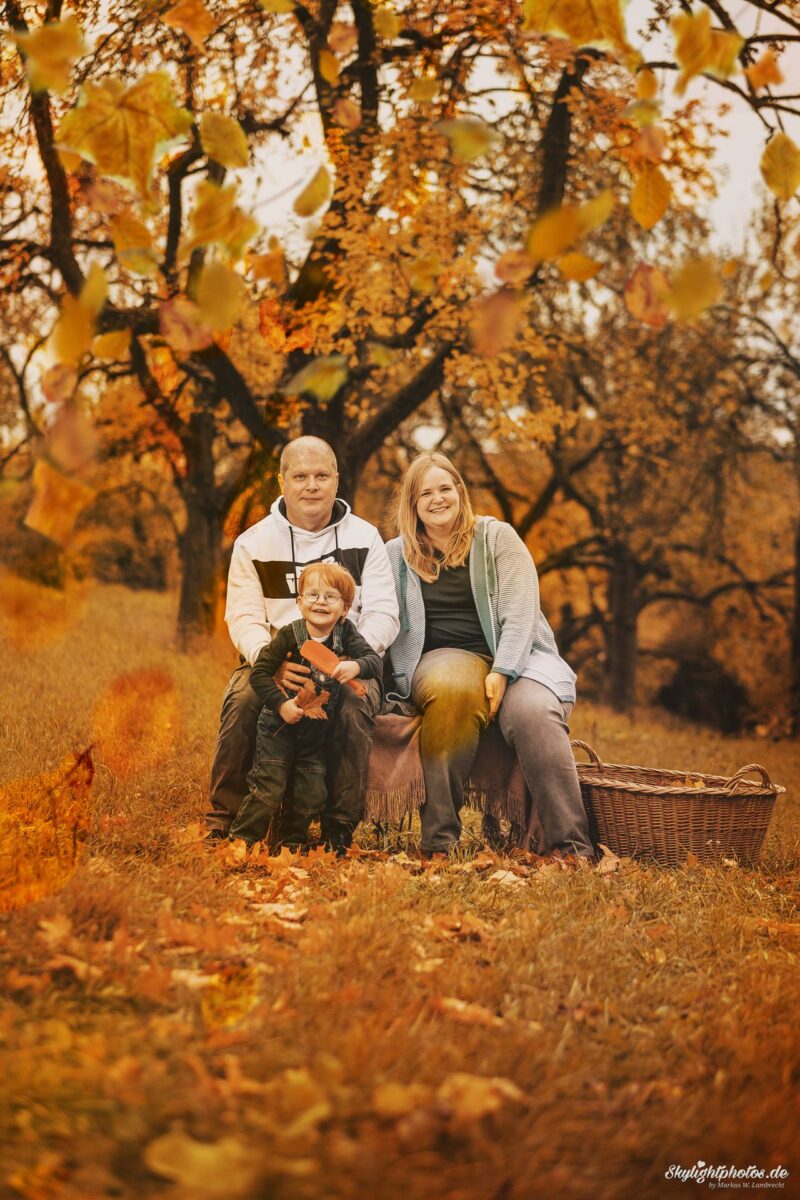 Familie im Herbst