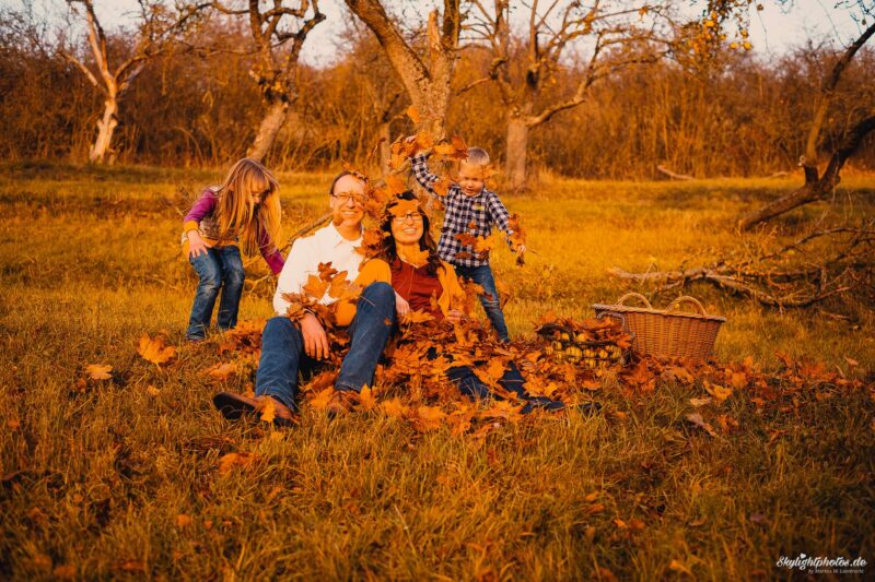 Familie im Herbst