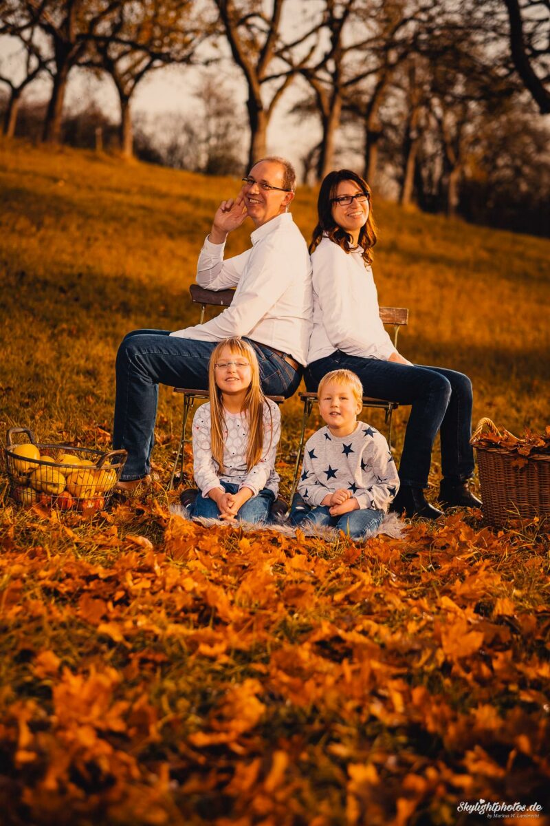 Familie im Herbst